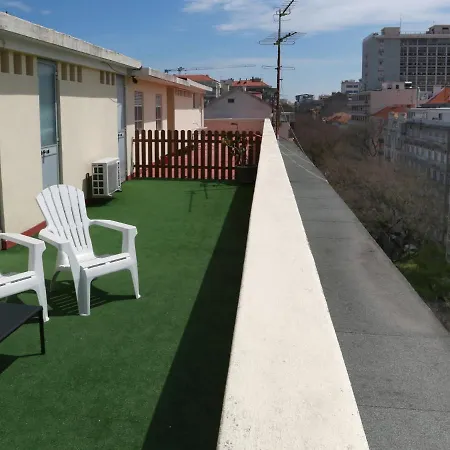 Casa Encantada - Elias *